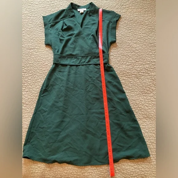 🎉 3/$15 Green Monteau Capsleeve Dress S - Picture 9 of 9